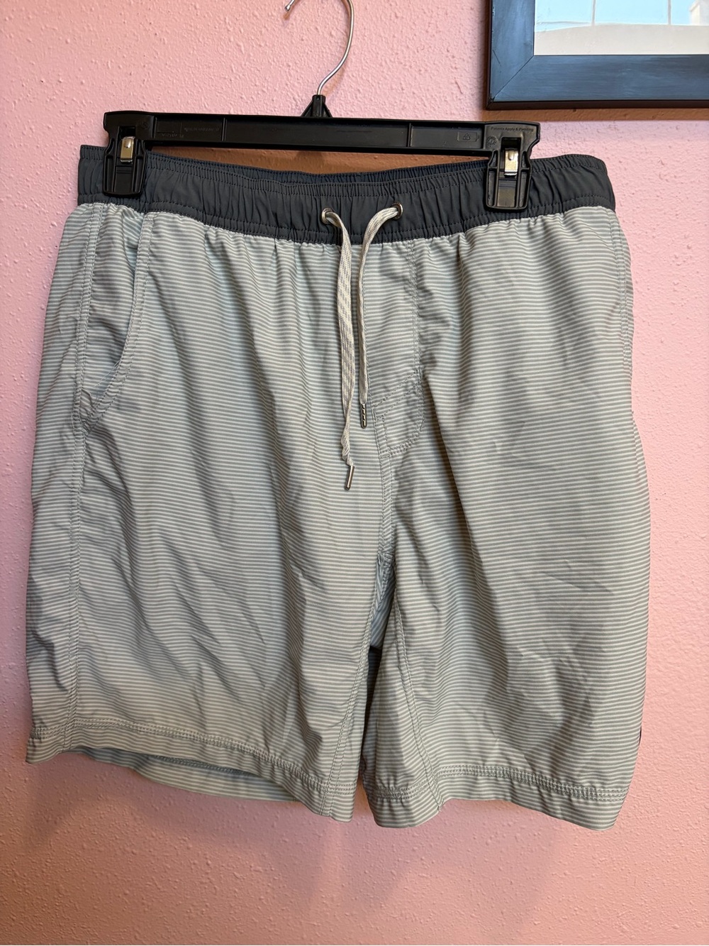 Vuori Kore Shorts - Men's 7" Inseam in Blue Haze Slub Stripe